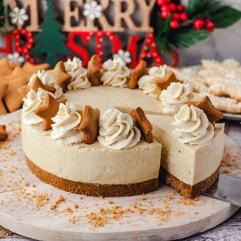 Christmas Cheesecake Ideas, Christmas Cheesecake Decoration, Festive Cheesecake, Cheesecake For Christmas, Christmas Receipts, Gingerbread Desserts, Cheesecake With Gingersnap Crust, Christmas Cheesecake Recipes, Holiday Cheesecake