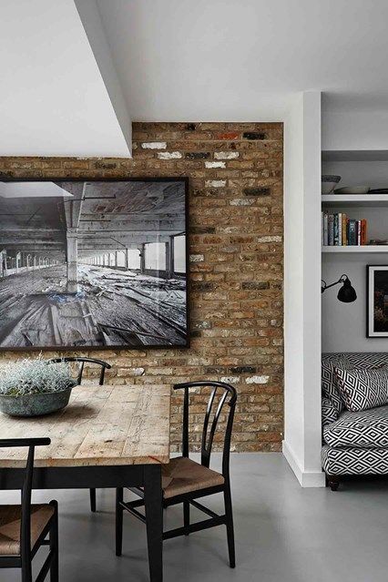 Brick Wall Dining Room, Kitchen With Brick Wall, Sideboard Entryway, Brick Wall Living Room, Ladbroke Grove, Brick Ideas, Brick Room, Wall Concrete, Brick Interior Wall