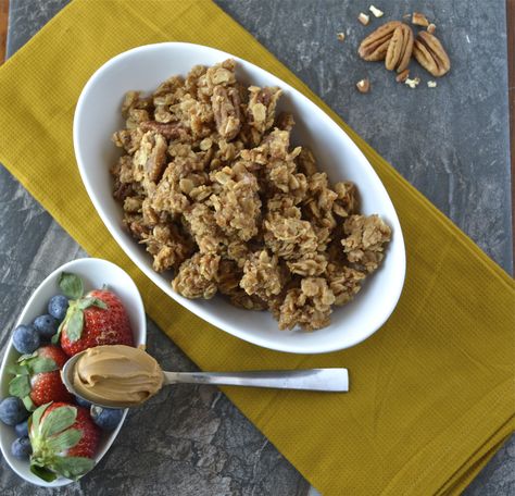 Peanut Butter & Jelly Granola Simple Granola Recipe, Peanut Butter Banana Protein, Simple Granola, Easy Ratatouille Recipes, Banana Protein Muffins, Easy Granola Recipe, Peanut Butter Bites, Gluten Free Granola, Banana Protein