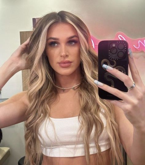 Nose Job Inspo, Celebrity Make Up, Madi Monroe, Friend Groups, Youtuber Dr, Charlotte Flair, Glamour Makeup, Nose Job, No Friends