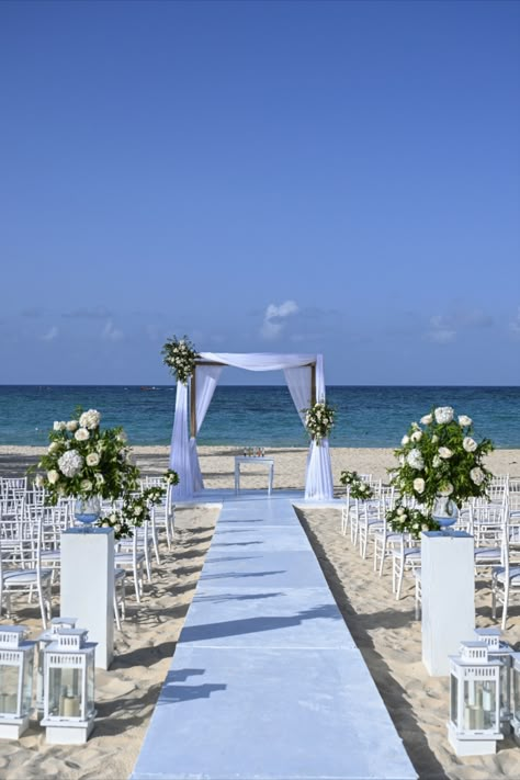 White Roses Decoration, Wedding Gazebo Ideas, Beach Wedding Gazebo, Roses Decoration, Outdoor Beach Wedding, Beach Wedding Aisles, Small Beach Weddings, Wedding Gazebo, Beach Wedding White