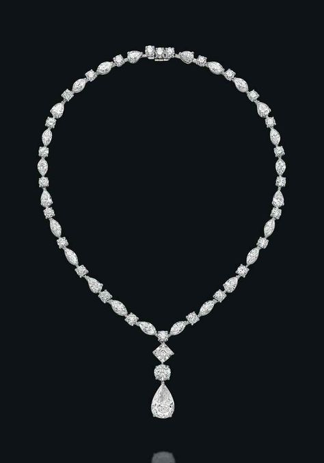 A DIAMOND NECKLACE, BY GRAFF Luxury Diamond-shaped Diamond Necklace, Luxury Diamond-shaped Engagement Necklace, Backless Necklace, Elegant Diamond-shaped Luxury Necklace, Luxury Silver Diamond-shaped Diamond Necklace, Graff Diamond Necklace, Graff Necklace, Luxury Diamond White Diamond-shaped Necklace, Vintage Diamond Necklace