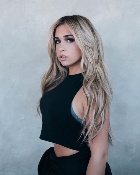 Ariana Biermann, Hair Doo, Colored Highlights, Long Blonde Hair, Blonde Ombre, Hair Inspo, Hair And Nails, Beautiful Hair, Blonde Hair