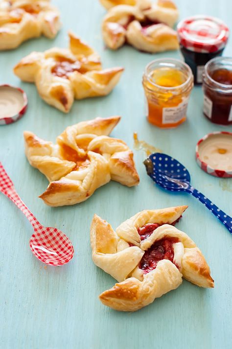 Jam & Cream Cheese Pastry Pinwheels ⋆ Handmade Charlotte Easy Puff Pastry Desserts, Pastry Pinwheels, Homestyle Cooking, Puff Pastry Pinwheels, Cream Cheese Pinwheels, Pinwheels Recipe, Cream Cheese Pastry, Cheese Pinwheels, Savory Recipe