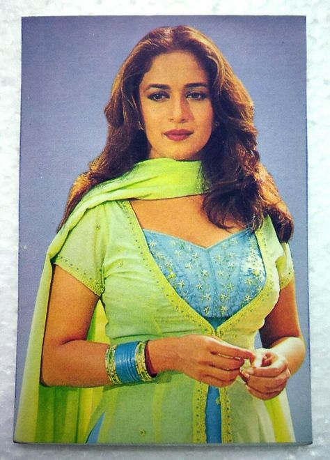 Retro Dress Outfits 90s, Retro Dress Outfits, Maduri Dixit, Pretty Zinta, Sunil Shetty, Aparna Dixit, Simple Indian Suits, 90s Bollywood Actress, 90s Bollywood Fashion