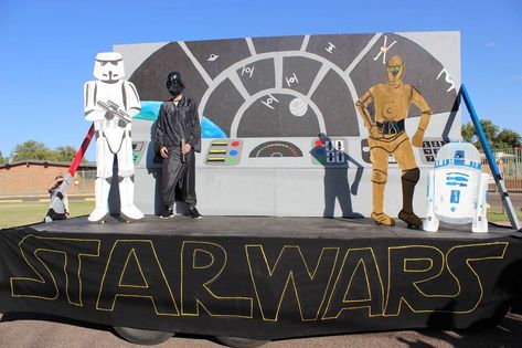 Star Wars Float Ideas, Star Wars Homecoming Float, Star Wars Parade Float Ideas, Star Wars Float Parade, Carnival Floats, Homecoming Floats, Disney Parade, Homecoming Spirit, Star Wars Halloween