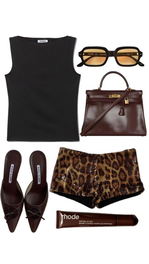 Going Out Shorts Outfit Night, Cheetah Print Shorts, Cheetah Print Shorts Outfit, Cheetah Shorts Outfit, Leopard Outfit Aesthetic, Cheetah Heels Outfit, Leopard Print Shorts Outfit, Leopard Shorts Outfit, Micro Shorts Outfit