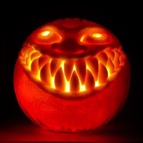 Impress your neighbors: 5 expert-level tips for carving your Halloween pumpkin - mlive.com Pumpkin Carving Tips, Pumpkin Carver, Carving Pumpkins, Pumpkin Lights, Best Pumpkin, Clay Tools, Halloween Looks, Carving Tools, Functional Art