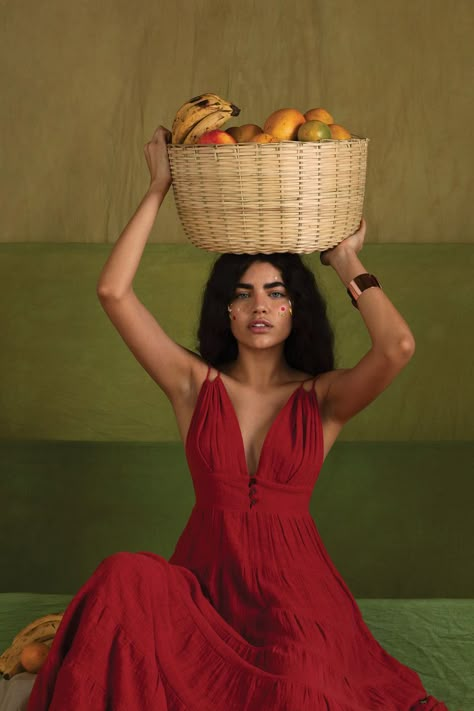 Photographer Layla Motta Captures Le Soleil D'été Spring/Summer 2019 Collection — Anne of Carversville Photographie Portrait Inspiration, Portrait Inspiration, 인물 사진, Fruit Basket, Summer 2019, Photography Inspo, Beautiful Images, Photo Inspiration, Photography Inspiration