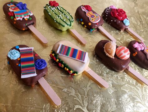 Fiesta Theme Strawberries, Mexican Theme Cakesicles, Fiesta Cakesicles, Mexican Theme Treats, Mexican Theme Dessert Table, Mexican Dessert Table, Fiesta Party Food, Cakesicles Ideas, Mexican Graduation