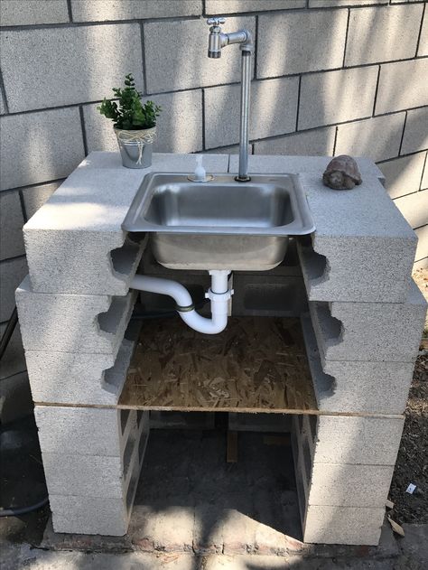 #CinderBlock #DIY #Outdoor #Sink #Backyard Yard Ideas Diy, Outdoor Sink, Ideas Animal Crossing, Yard Ideas Cheap, Garden Sink, Yard Ideas Backyard, Outdoor Sinks, Backyard Fireplace, Outdoor Kitchen Patio