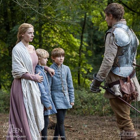 Elizabeth Woodville and sons Thomas and Richard Grey meet King Edward IV. Cyan Eyes, The White Queen Starz, Visual Prompts, Edward Iv, Elizabeth Woodville, The White Queen, Hansel Y Gretel, The White Princess, Character Group