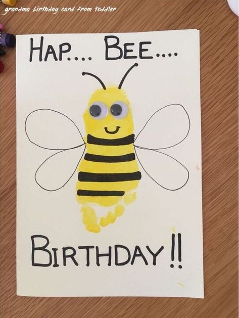 Bee inspired footprint birthday card for daddy Infant Happy Birthday Craft, Hap Bee Birthday Footprint, Baby Footprint Art Birthday, Birthday Card Baby Footprint, Footprint Birthday Card Grandparents, Baby Footprint Birthday Card, Birthday Card From Baby, Homemade Birthday Presents, Bee Birthday Cards