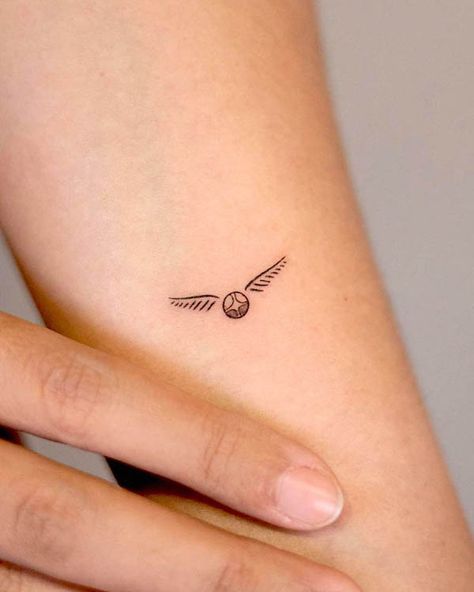 Harry Potter Delicate Tattoo, Tiny Tattoo Harry Potter, Harry Potter Micro Tattoo, Harry Potter Ankle Tattoo, Small Tattoo Harry Potter, Harry Potter Tattoos Couple, Harry Potter Friendship Tattoos, Girly Harry Potter Tattoo, Snitch Tattoo Harry Potter