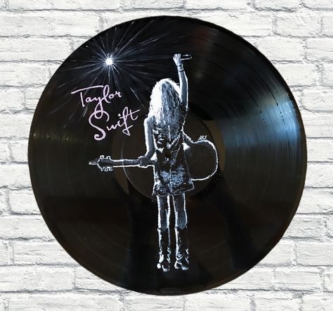 Taylor Swift Album Painting Ideas, Taylor Swift Painted Vinyl, Painting On Records Vinyls, Taylor Swift Vinyl, Vinyl Painting, Vinyl Paintings, Record Painting, Painted Vinyl, Taylor Swift Album