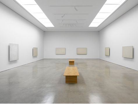 http://www.aestheticamagazine.com/review-of-park-seo-bo-ecriture-1967-1981-at-white-cube-masons-yard-london/ White Cube Gallery, Galleries Architecture, Sogetsu Ikebana, Museum Lighting, Tv Wand, Art Gallery Interior, Airport Design, Gallery Space, Loft Studio