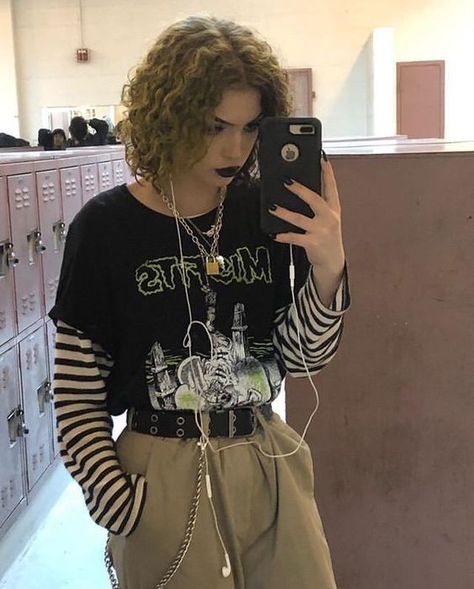 Urban Outfitters Outfit, Edgy Outfit, Mode Emo, Goth Outfit, Mode Grunge, Grunge Goth, Women's Bottoms, Punk Outfits, Outfit Trends