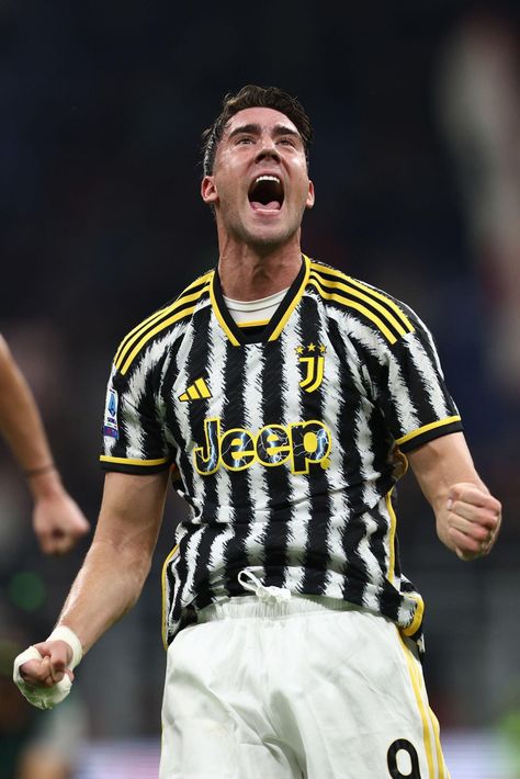 Dusan Vlahovic Juventus, Vlahovic Juventus, Cristiano Ronaldo Young, Dusan Vlahovic, Messi Photos, Hot Stories, 24 Years Old, Best Player, Juventus