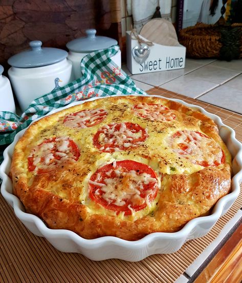 Lolly's Kitchen - CRUSTLESS TOMATO QUICHE - FRITTATA 🍅🧀🥚🥬🥘... Fall Quiche, Baked Clams Oreganata, Classic Quiche, Italy Recipes, Tomato Quiche, Spinach Ricotta, Savory Pies, Omelette Recipe, Chicken And Biscuits