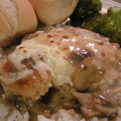 Muenster Chicken Breast in a Sherry Mushroom Sauce Sherry Mushroom Sauce, Mushroom Sauce Recipe, Creamy Mushroom Chicken, Favorite Recipes Chicken, Dinner Today, Shake Off, Creamy Mushrooms, Favorite Chicken, Gruyere Cheese