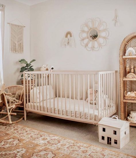 HOW TO BRING A NATURAL VIBE TO THE NURSERY - Kids Interiors Childroom Design, Indie Girls, Dollhouse Nursery, Nursery Trends, Olli Ella, Toddler Bedroom, Nursery Style, Toddler Rooms, Nursery Inspo