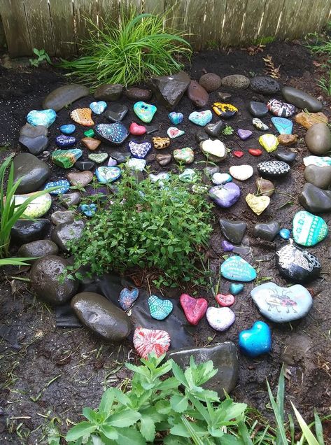 Heart Rock Garden Ideas, Heart Rock Garden, Memory Garden Ideas, Whimsical Fairy Garden, Memory Garden, Pet Memorial Garden, Heart Rocks, Heart Stones, Pet Rock