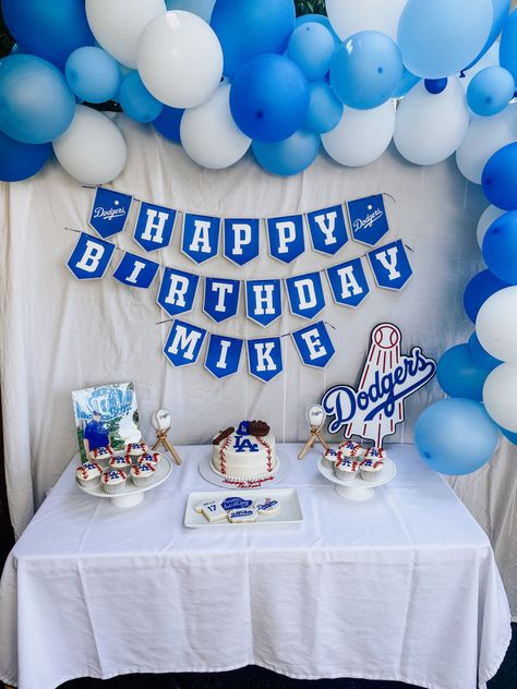 Dodgers Birthday Party Decorations, La Dodgers Birthday Party, Dodgers Birthday Party, Dodgers Party, Babby Shower, Baseball Theme Party, Baseball Theme, Baseball Birthday, Party Games