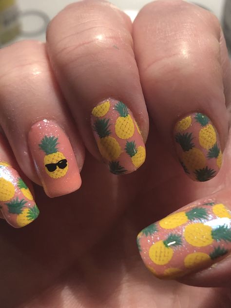 Nail Art Pineapple, Pineapple Nails Design Summer, Pineapple Gel Nails, Sunglasses Nail Art, Pineapple Nails Design, Nails Pineapple, Pineapple Nail Design, Pineapple Nail Art, Hawaiian Nails