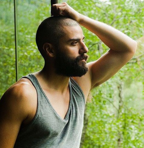 Alex Garland, Dream Husband, Oscar Isaac, Ex Machina, Buzz Cut, A Man, Actors, Mens Outfits, Film