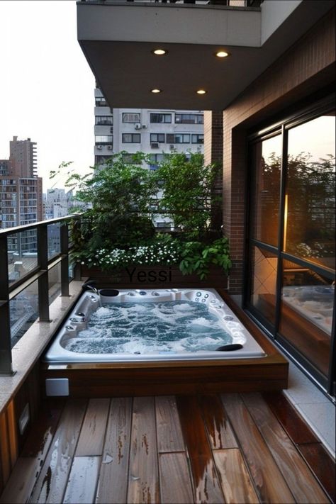 Small Rooftop Ideas, Tiny Luxury, Small Apartment Balcony Ideas, Apartment Balcony Ideas, Dubai Houses, Jacuzzi Outdoor, Classy Decor, Balcony Ideas Apartment, Master Room