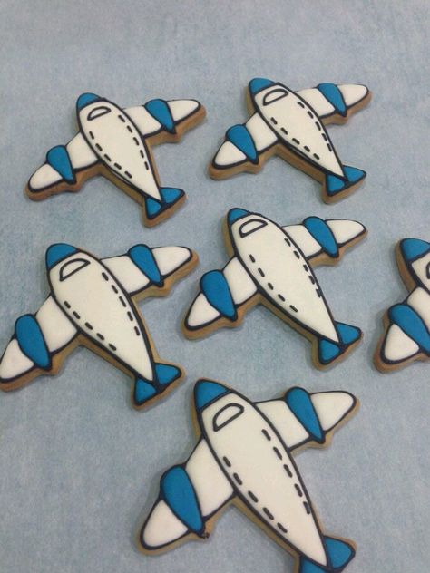 Airplane Cookies, Train Cookies, No Bake Sugar Cookies, Airplane Birthday Party, Iced Biscuits, Kinds Of Cookies, Sugar Cookie Designs, Fancy Cookies, Creative Cookies