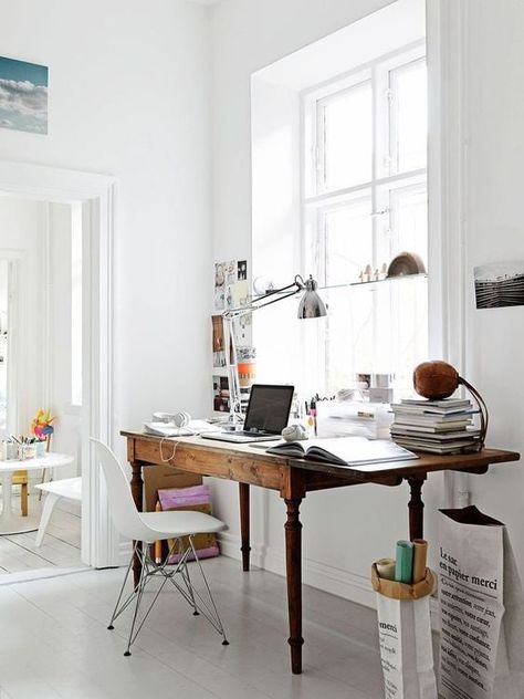 Dream Home Office Essentials: Must-Haves for a Functional Workspace Dreamy Apartment, Cool Office Space, Women Inspiration, Decor Studio, Decor Ikea, Desk Areas, Decor Desk, Work Spaces, Workspace Inspiration