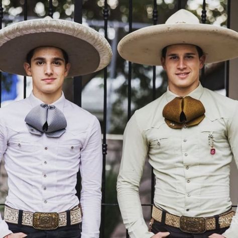 Mexican Guy Outfits, Mexico Aesthetic Culture, Mexico Costume, Ballet Folklorico, Mexican Men, Mexican Outfit, Country Men, Folk Costume, Quince