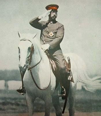 Emperor Shōwa (Hirohito) on his horse Shirayuki (Japan 1941) Emperor Hirohito, Japan History, Japanese History, Historical People, Propaganda Posters, Historical Pictures, World History, Historical Photos, Vintage Japanese