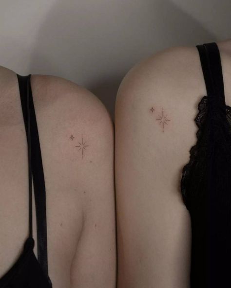 Matching stars friendship tattoo. Maching Tattoos Simple, Tatoos Matching Bff, Matching Tattoo Ideas For Siblings, Matching Stars Tattoo, Classy Matching Tattoos, Cute Simple Matching Tattoos For Best Friends, Mini Tattoos Friendship, Simple Twin Tattoos, North Star Best Friend Tattoo