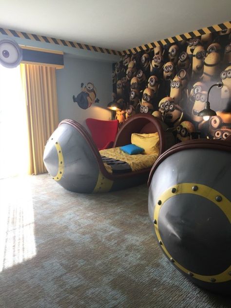 Minion Suite at Loews Portofino Bay Universal Minion Room Decor, Minion Bedroom, Minion Room, Minion Decorations, Themed Hotel Rooms, Loews Portofino Bay Hotel, Family Friendly Hotels, Vacation Inspiration, Bedroom Pictures