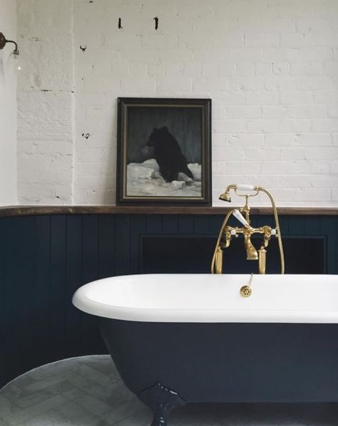 Navy Bathroom, Victorian Bathroom, Bathroom Renos, Dream Bathroom, House Bathroom, Free Standing Bath Tub, Painting Bathroom, Bathroom Styling, Beautiful Bathrooms