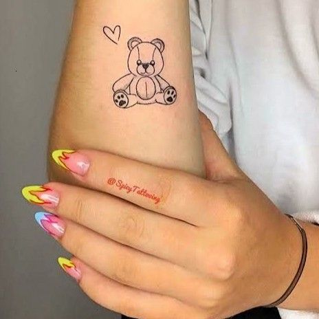 Girl Small Tattoos, Simple Tattoos For Girls, Cute Small Tattoo Ideas, Small Simple Tattoos, Armband Tattoos, Small Girl Tattoos, Bear Tattoos, Small Tattoos Simple, Spine Tattoos For Women