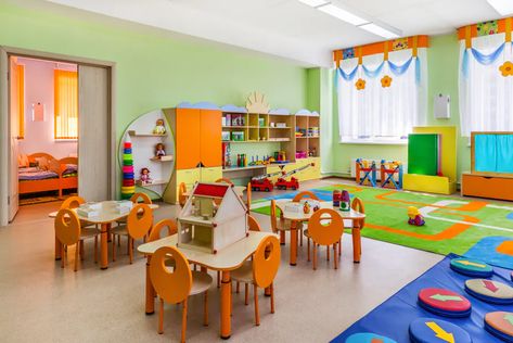 Decoration or distraction: the aesthetics of classrooms matter, but learning matters more Playroom Table, Daycare Facility, Classroom Window, Preschool Names, Free Homeschool Curriculum, Kindergarten Design, Kindergarten Games, Daycare Center, Mattress Bedroom