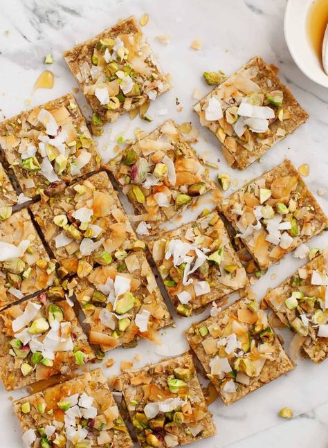 Ful Recipe, Oat Squares, Camp Food, Healthy Sweet Snacks, Homemade Granola Bars, Good Healthy Snacks, Homemade Granola, Love And Lemons, Healthy Snacks Recipes