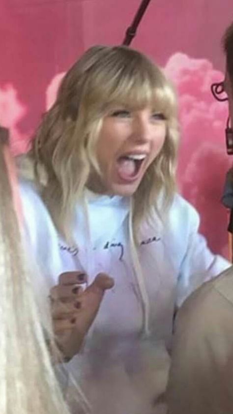 Excited Face, Surprise Face, Blonde With Blue Eyes, Shocked Face, Photos Of Taylor Swift, Taylor Swift Tour Outfits, Swift Tour, Taylor Swift Cute, Swift Photo