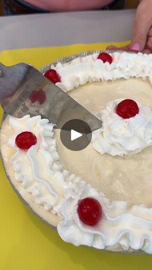 2.9K views · 25 reactions | diners don't want you to know this pie recipe | diners don't want you to know this pie recipe  dr pepper no bake pie from your favorite diner! sh....!  thanks for watching! this video was produced by... | By Jacky Show | So we have 7. 5 ounces of Doctor Pepper along with three point 4 ounces of vanilla pudding mix. We have a half of a cup of half and half. You can use any type of milk that you would like. This is what I'm using today. Going right in. We're going to fold in eight ounces of our frozen whipped topping. This is so delicious. I did chill the Doctor Pepper before using it just to help with the setting of our dessert here. This is going to be quick and easy. Let's give it a mix. Get everything folded in together. Easily incorporated. Delicious. This ca Root Beer Pie, Root Beer Float Pie, Non Bake Desserts, Vanilla Jello, Doctor Pepper, Fast Easy Desserts, Pecan Pie Crust, Root Beer Floats, No Bake Pie