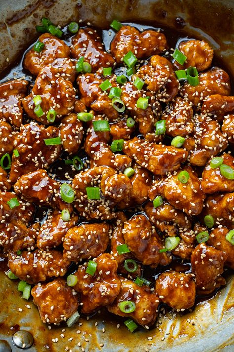 Sesame Chicken Copycat Panda Express, Black Pepper Chicken, Homemade Chinese Food, Sesame Chicken Recipe, Chinese Cooking Recipes, Sesame Sauce, Panda Express, Pepper Chicken, Sesame Chicken