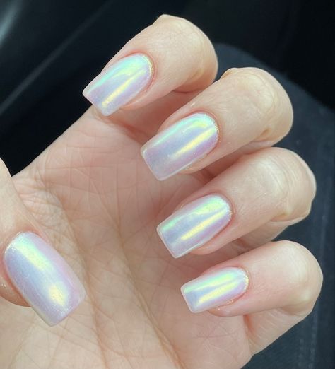 White Iridescent Nails, Pearl Pink Nails, Pearlescent Nails, Irridescent Nails, Autumn Nail Designs, Shiny Nails Designs, Pink Chrome Nails, Silver Nail Art, Autumn Nail