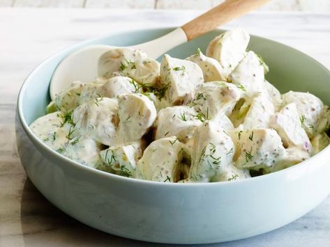 Potato Salad Potato Salad Mayonnaise, Salad Cobb, Potato Salad Mustard, Potato Salad Dill, Beef Tartare, Potato Salad Dressing, Potato Salad Recipe Easy, Potato Salad With Egg, Pastas Recipes