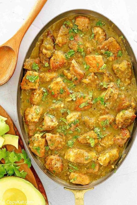 Chile Verde Recipe (Incredibly Flavorful) - CopyKat Recipes Best Chili Verde Recipe, Chilli Verde, Green Pork Chili, Pork Green Chili, Green Salsa Verde, Chili Verde Recipe, Chili Verde Pork, Green Chili Pork, Green Chili Recipes