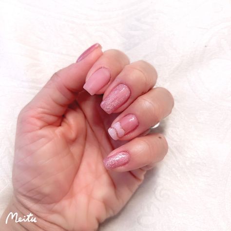 Cat eye, matt and white gold ripple effect Ripple Effect, Nails Ideas, Pale Pink, Cat Eye, White Gold, Nails, Pink, Gold, White