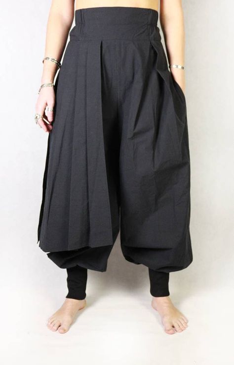 Tobi Pants Japan, Hakama Pants Men, Hanfu Pants, Japanese Pants, Hakama Pants, Alluka Zoldyck, Samurai Pants, Japanese Clothing, Concept Clothing