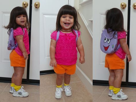 Simple and inexpensive Halloween Costume for Toddlers and Preschoolers DIY Dora Costume! Dora The Explorer Family Costume, Diy Lilo Costume, Dora Halloween Costume, Dora The Explorer Costume, Dora Costume, Lilo Costume, Inexpensive Halloween Costumes, Family Themed Halloween Costumes, Halloween Costume Toddler Girl