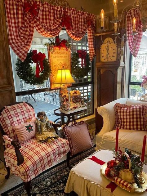 Country Style Living Room, Primitive Christmas Decorating, Whimsical Christmas Decor, Primitive Living Room, Farmhouse Style Living Room, Christmas Apartment, Red Cottage, Country Cabin, Living Room Red